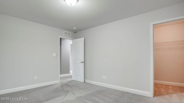 204 Chestnut Grove Ct, Louisville, KY 40023