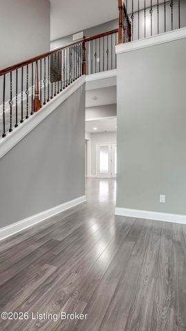 204 Chestnut Grove Ct, Louisville, KY 40023