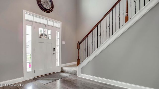 204 Chestnut Grove Ct, Louisville, KY 40023