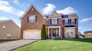 204 Chestnut Grove Ct, Louisville, KY 40023