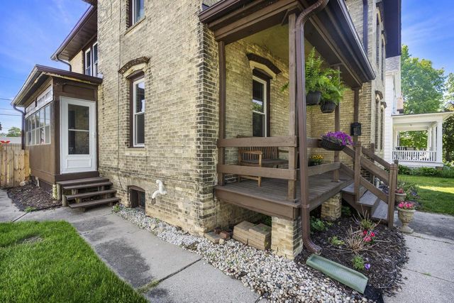 209 College AVENUE, Watertown, WI 53094