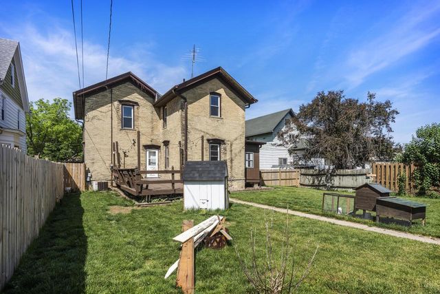 209 College AVENUE, Watertown, WI 53094