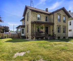 209 College AVENUE, Watertown, WI 53094