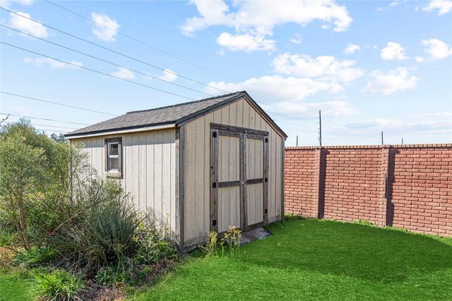 2355 Emory Knoll Drive, Fresno, TX 77545