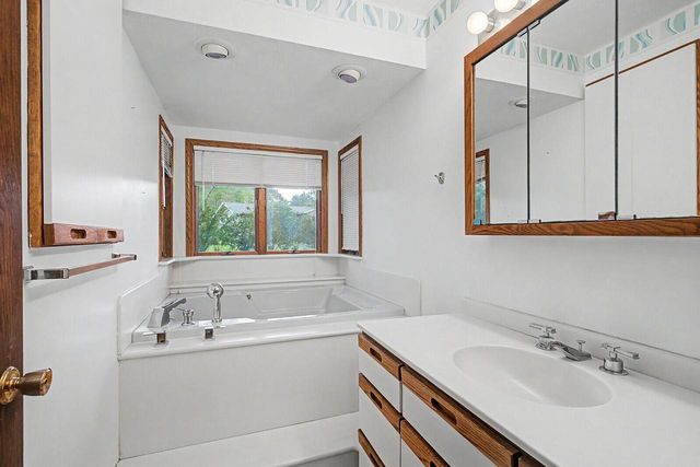 1578 Young DRIVE E, Onalaska, WI 54650