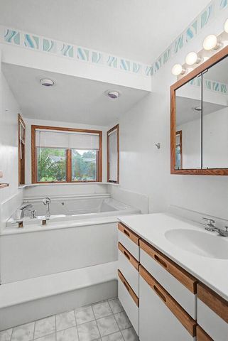 1578 Young DRIVE E, Onalaska, WI 54650