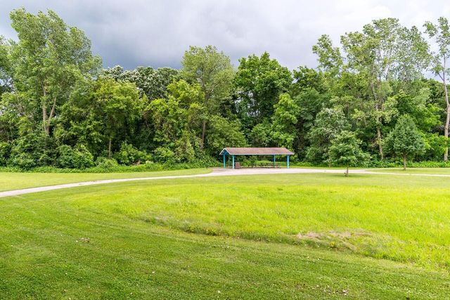 1578 Young DRIVE E, Onalaska, WI 54650