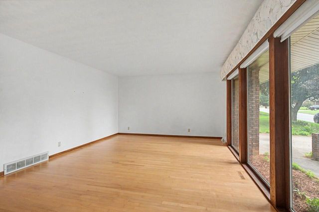 1578 Young DRIVE E, Onalaska, WI 54650