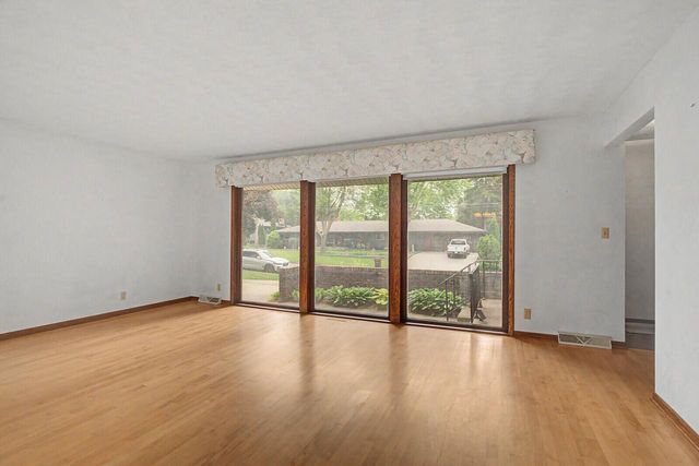 1578 Young DRIVE E, Onalaska, WI 54650