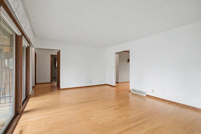 1578 Young DRIVE E, Onalaska, WI 54650
