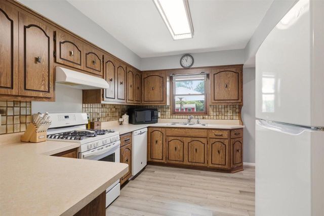11610 W Sunnybrook ROAD, Franklin, WI 53132