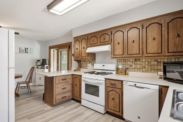 11610 W Sunnybrook ROAD, Franklin, WI 53132