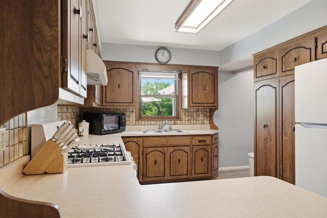 11610 W Sunnybrook ROAD, Franklin, WI 53132