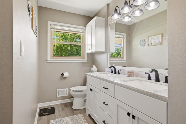 11610 W Sunnybrook ROAD, Franklin, WI 53132