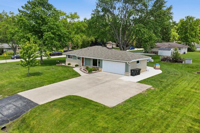 11610 W Sunnybrook ROAD, Franklin, WI 53132