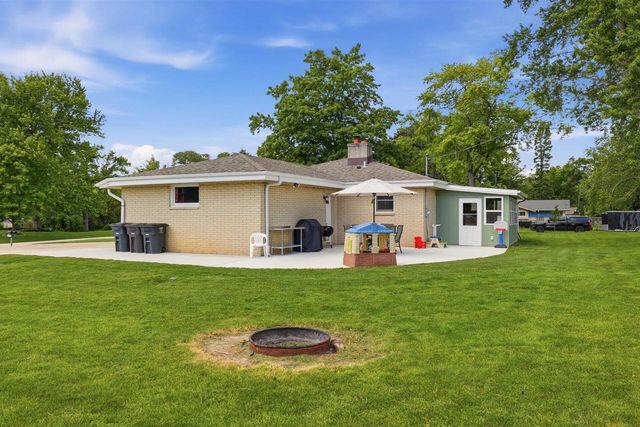 11610 W Sunnybrook ROAD, Franklin, WI 53132