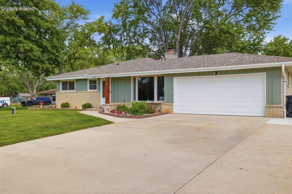 11610 W Sunnybrook ROAD, Franklin, WI 53132