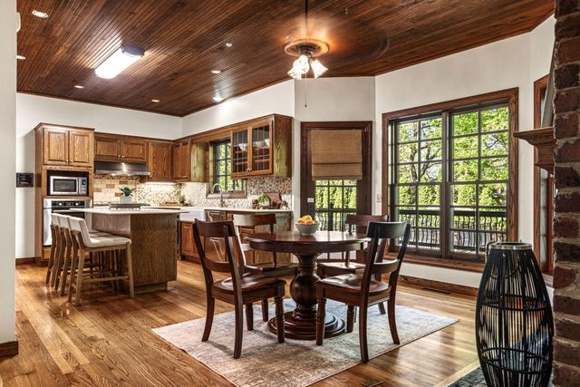 13620 Gurney Path, Apple Valley, MN 55124