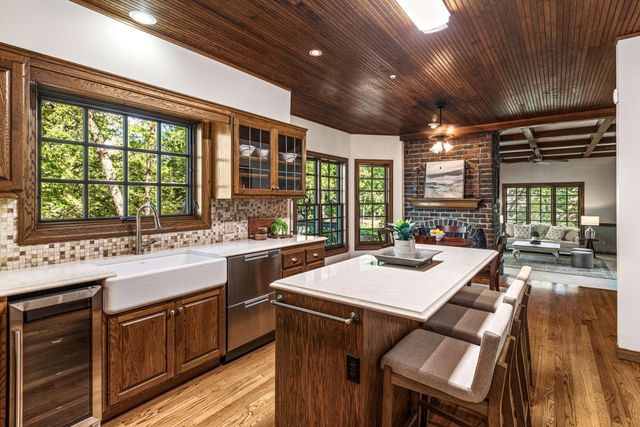 13620 Gurney Path, Apple Valley, MN 55124