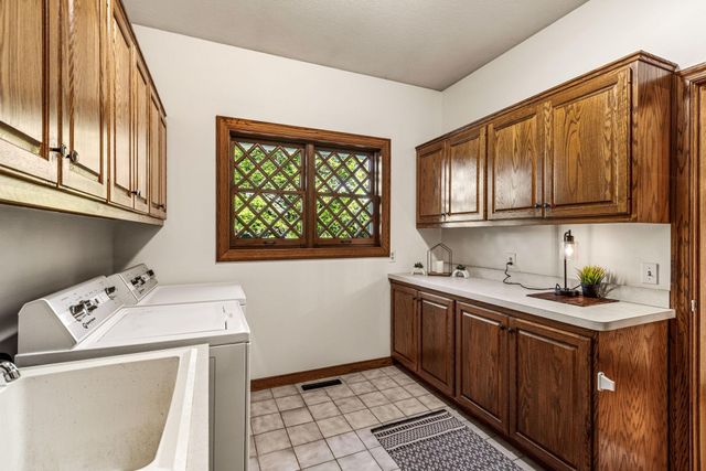13620 Gurney Path, Apple Valley, MN 55124