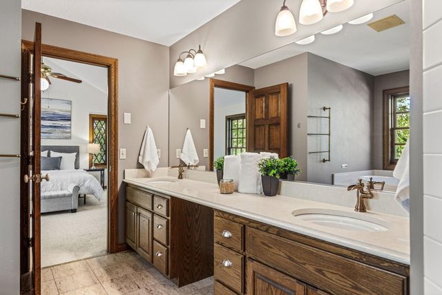13620 Gurney Path, Apple Valley, MN 55124