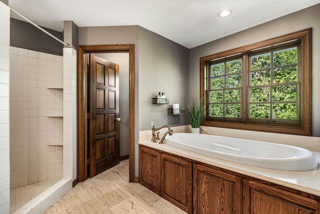 13620 Gurney Path, Apple Valley, MN 55124