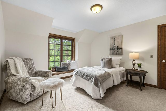 13620 Gurney Path, Apple Valley, MN 55124