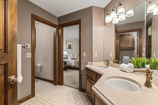 13620 Gurney Path, Apple Valley, MN 55124