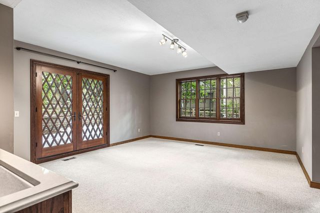 13620 Gurney Path, Apple Valley, MN 55124