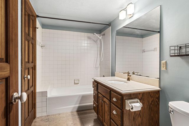 13620 Gurney Path, Apple Valley, MN 55124