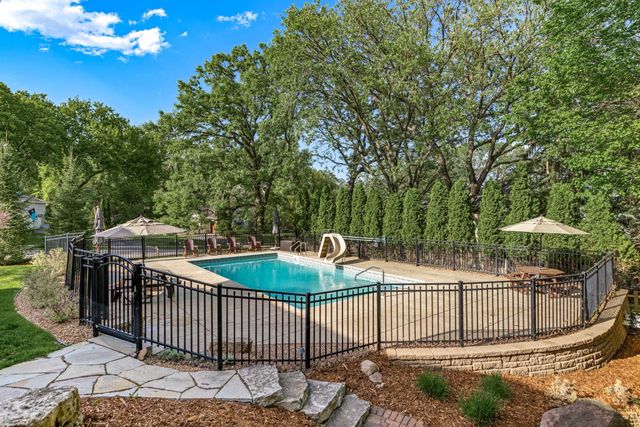 13620 Gurney Path, Apple Valley, MN 55124
