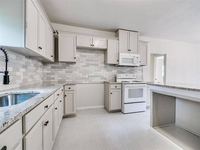 925 N Park Avenue, Shawnee, OK 74801