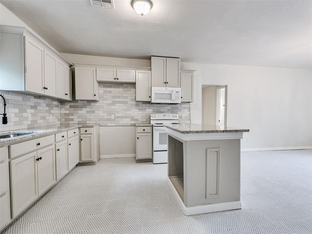 925 N Park Avenue, Shawnee, OK 74801