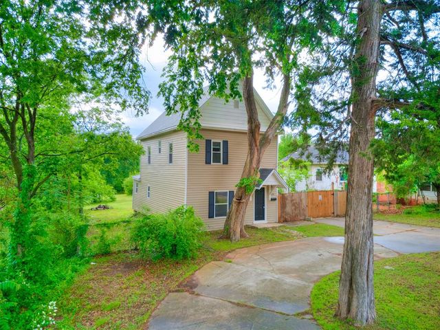 925 N Park Avenue, Shawnee, OK 74801