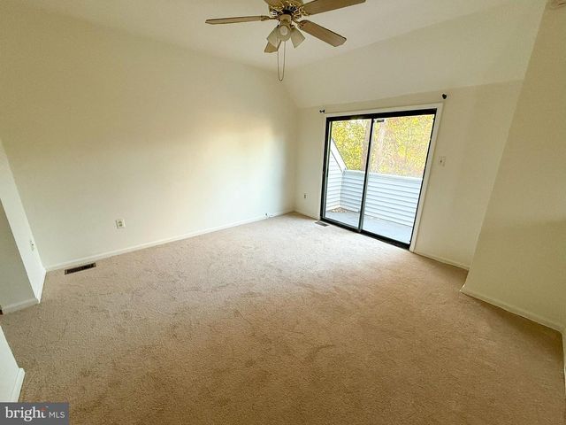 19 SUMMIT CT, Marlton, NJ 08053