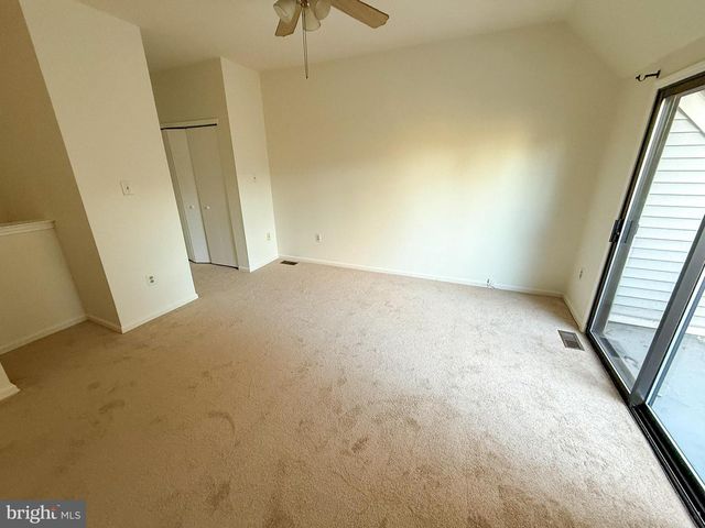 19 SUMMIT CT, Marlton, NJ 08053