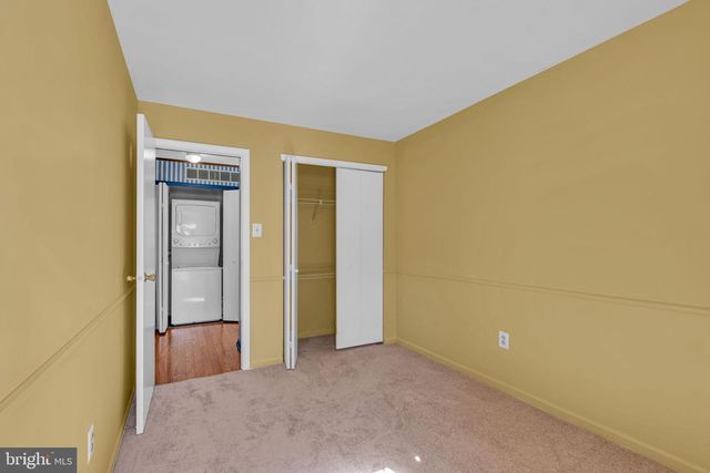 19 SUMMIT CT, Marlton, NJ 08053