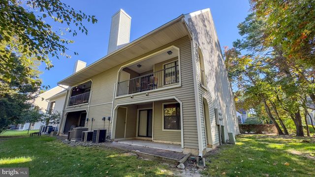 19 SUMMIT CT, Marlton, NJ 08053