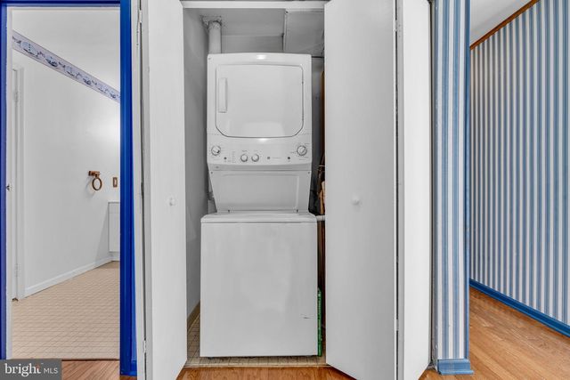 19 SUMMIT CT, Marlton, NJ 08053