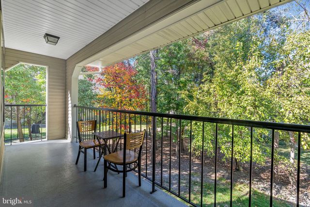 19 SUMMIT CT, Marlton, NJ 08053