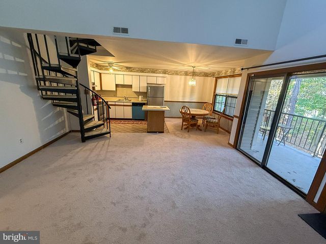 19 SUMMIT CT, Marlton, NJ 08053