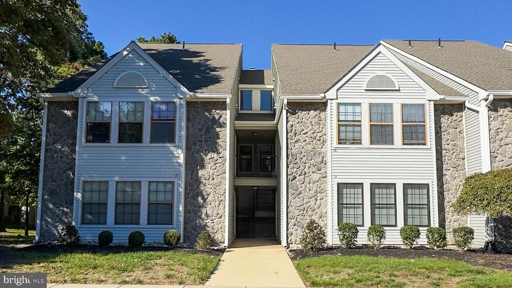 19 SUMMIT CT, Marlton, NJ 08053