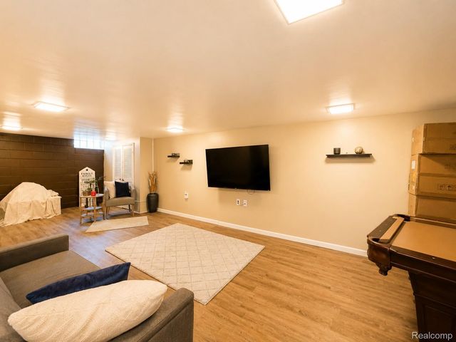 20924 Bon Brae Street, St. Clair Shores, MI 48081