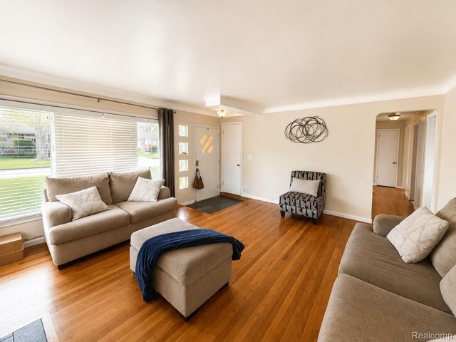 20924 Bon Brae Street, St. Clair Shores, MI 48081
