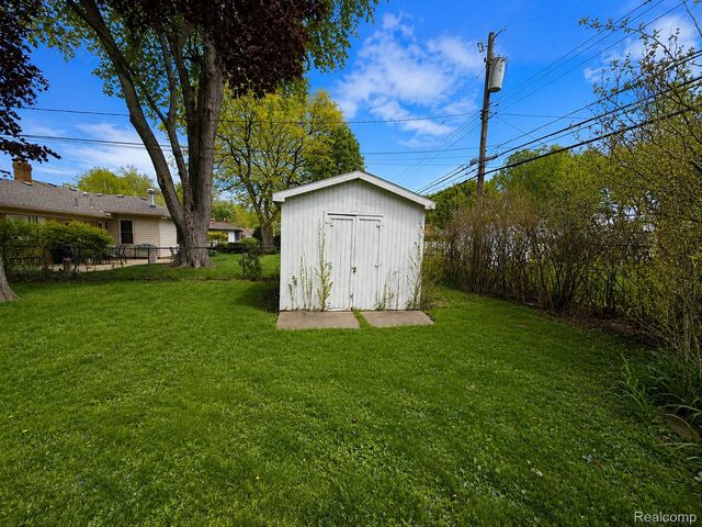 20924 Bon Brae Street, St. Clair Shores, MI 48081