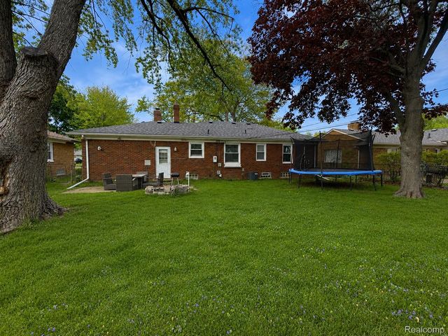 20924 Bon Brae Street, St. Clair Shores, MI 48081