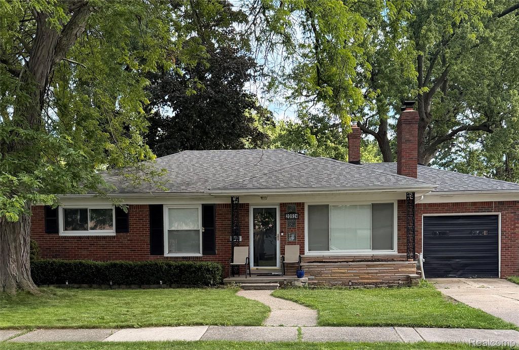 20924 Bon Brae Street, St. Clair Shores, MI 48081