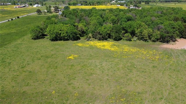 Ruby Hall Road, Gentry, AR 72734