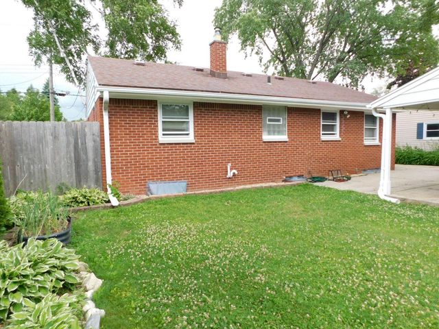 1531 Birch DRIVE, Waukesha, WI 53188