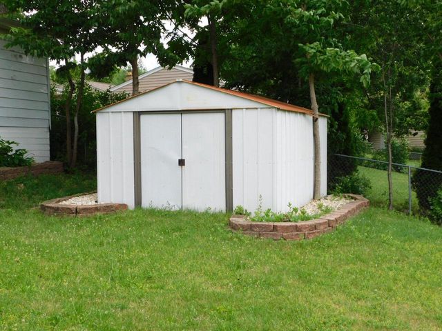 1531 Birch DRIVE, Waukesha, WI 53188